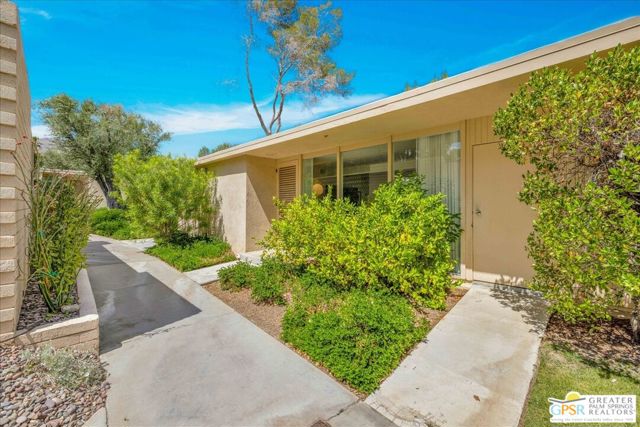 360 Cabrillo Road, Palm Springs CA: https://media.crmls.org/mediaz/4f5bd81d-2b7a-4fdf-a25d-fafafa1b04f6.jpg
