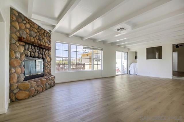 12224 Lemon Crest Drive, Lakeside CA: https://media.crmls.org/mediaz/4f5c4f89-2865-47d1-af33-723dc6dc2b2f.jpg