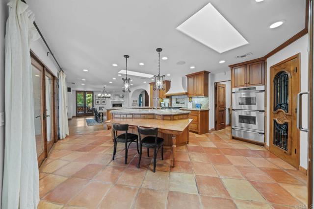 Image 40 of 75 For 647 Crest Drive