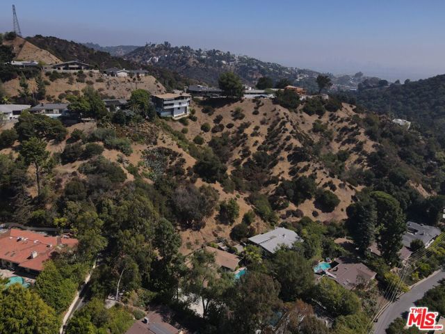 0 Allenwood, Los Angeles CA: https://media.crmls.org/mediaz/4f5c7817-e8d9-4b7e-a86c-3a940cb7c434.jpg