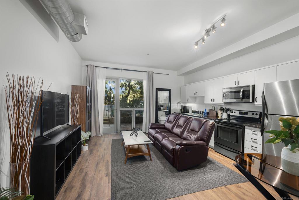 889 Date St. - photo 3