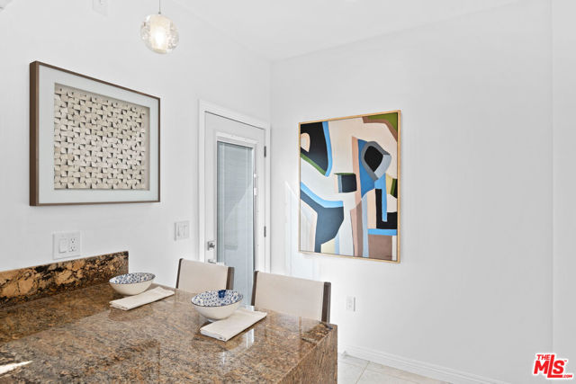 10623 W Olympic Boulevard, Los Angeles CA: https://media.crmls.org/mediaz/4f5d41e2-5a9e-4424-9724-880ceac28368.jpg