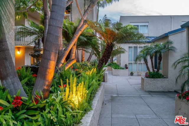 7301 Vista Del Mar, Playa del Rey CA: https://media.crmls.org/mediaz/4f5e6e97-2f67-4476-9389-6d7025e052a2.jpg