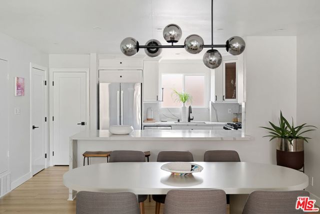2108 Neilson Way, Santa Monica CA: https://media.crmls.org/mediaz/4f5ef272-23f3-4ec0-8165-64d79fed3045.jpg