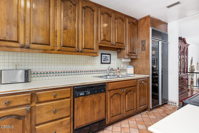 848 S ORANGE GROVE Boulevard, Pasadena CA: https://media.crmls.org/mediaz/4f6036d0-0298-4cb5-be5f-a844bf4c2f52.jpg