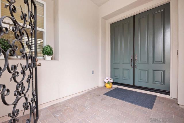 4772 Sunset Heights Ct, San Diego CA: https://media.crmls.org/mediaz/4f60850b-ac2b-4f7a-a826-b8f6dac89284.jpg
