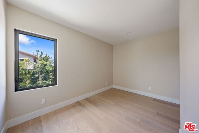 4718 Gaviota Avenue, Long Beach CA: https://media.crmls.org/mediaz/4f60cde5-3aa0-4869-b4b7-a8b29275088e.jpg