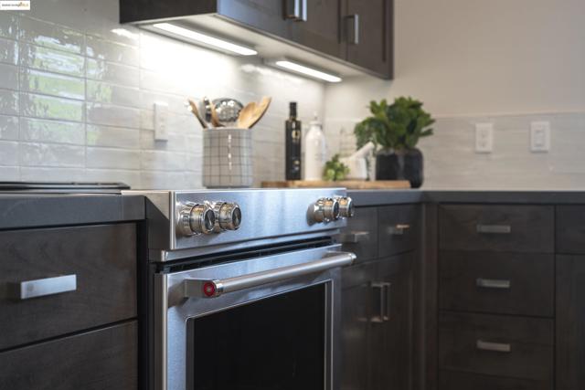 28971 Parkwood Lane, Hayward CA: https://media.crmls.org/mediaz/4f616426-0a61-48e8-8c6b-0e92cf3dff85.jpg