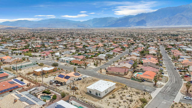 66778 Casa Grande Drive, Desert Hot Springs CA: https://media.crmls.org/mediaz/4f616d1f-38c4-4582-b3c8-349b201ed4fc.jpg