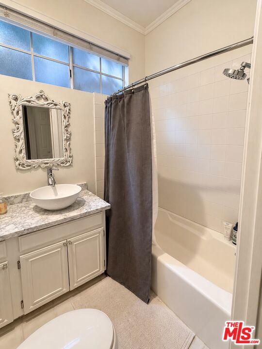 2329 South Bentley Avenue, 101 photo 26