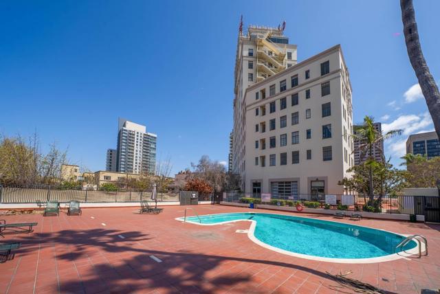 702 Ash St, San Diego CA: https://media.crmls.org/mediaz/4f624555-0de5-4427-b0d3-c48ab1497448.jpg