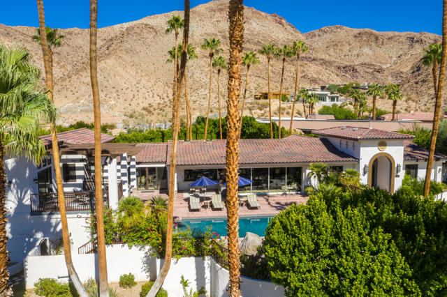3330 Andreas Hills Drive, Palm Springs CA: https://media.crmls.org/mediaz/4f632246-7e26-498f-9dbf-28f9232858e5.jpg