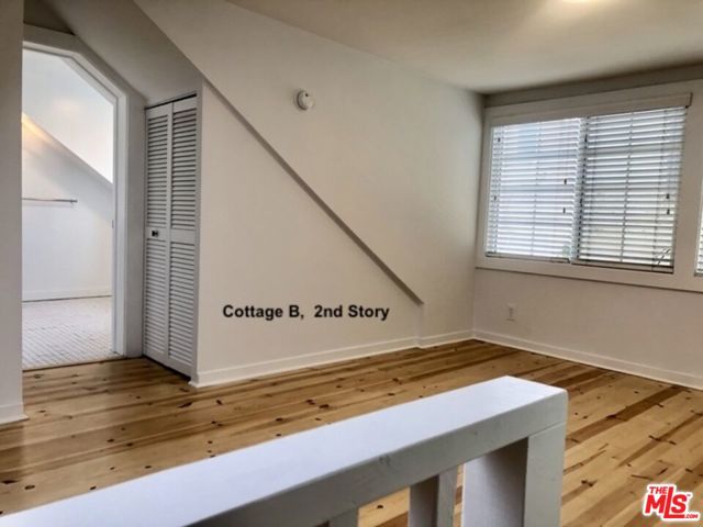 421 Grand Boulevard, Venice CA: https://media.crmls.org/mediaz/4f6371d0-fcbd-41d2-9fb8-dc80a41db65f.jpg