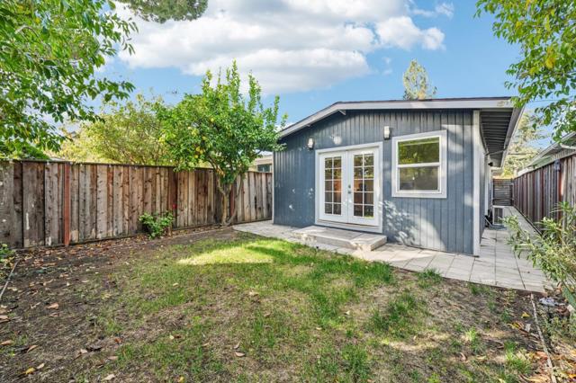 424 5th Avenue, Redwood City CA: https://media.crmls.org/mediaz/4f640ddb-5429-4cfc-b87e-1cd3a1ce5228.jpg