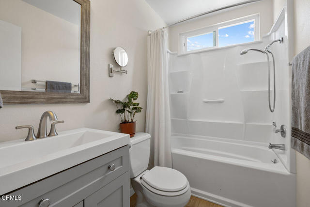 1789 Potomac Avenue, Ventura CA: https://media.crmls.org/mediaz/4f6477fe-eff6-48ea-8a92-d088b16a1e07.jpg