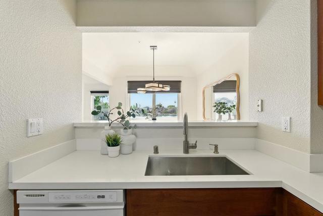 1023 Rudder Lane, Foster City CA: https://media.crmls.org/mediaz/4f649017-616c-41f0-9860-13259ec7883c.jpg
