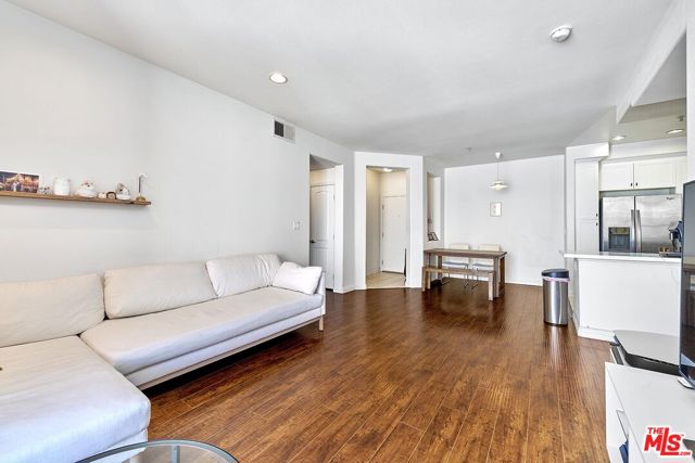 360 W Avenue 26, Los Angeles CA: https://media.crmls.org/mediaz/4f65443b-4182-4d19-b19c-88e6f6ecdc87.jpg