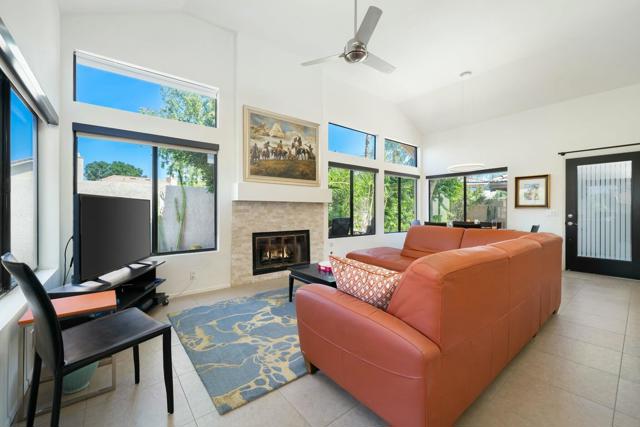 17 Margarita Road, Palm Desert CA: https://media.crmls.org/mediaz/4f657828-962d-4486-a983-91c2127f9db6.jpg