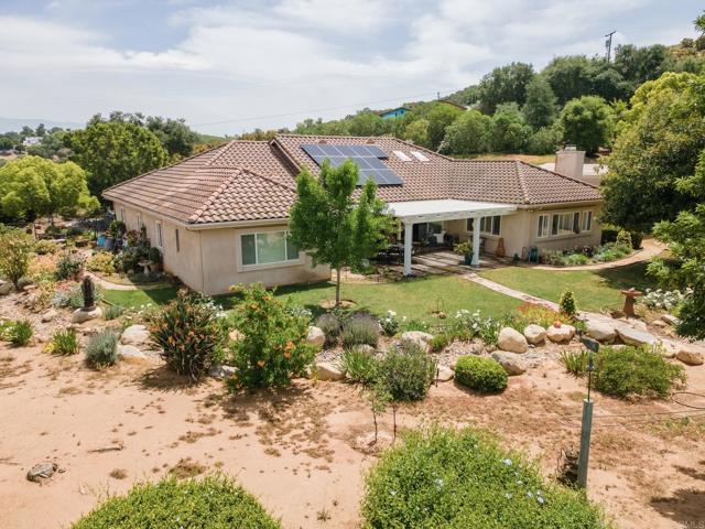 30646 Red Hawk Road, Valley Center CA: https://media.crmls.org/mediaz/4f65f94b-f970-450a-849f-f6ee6d77d0dc.jpg