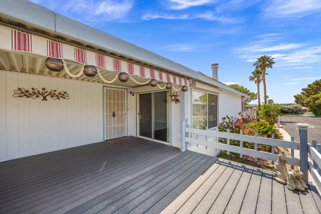 74711 Dillon Road, Desert Hot Springs CA: https://media.crmls.org/mediaz/4f661f92-9087-43fe-b3ef-928e1fe630e4.jpg