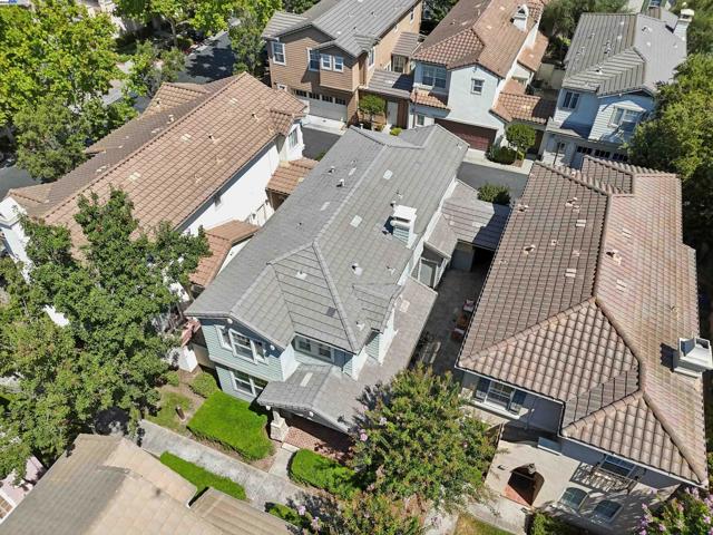 49199 Honeysuckle Ter, Fremont CA: https://media.crmls.org/mediaz/4f675010-cdb7-4218-a165-9a1ed921b48a.jpg