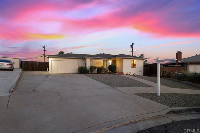 1131 Mary St, El Cajon CA: https://media.crmls.org/mediaz/4f68348b-d00b-41d0-ac78-913ee66d2afe.jpg
