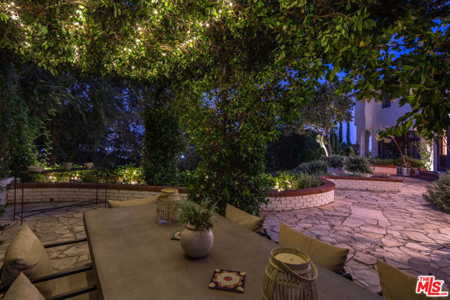 Image 8 of 43 For 2464 Catalina Street