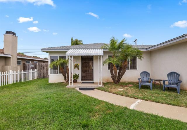 462 Carnation Avenue, Imperial Beach CA: https://media.crmls.org/mediaz/4f69504c-3b04-4a9b-9ecb-5de2499ef4a0.jpg