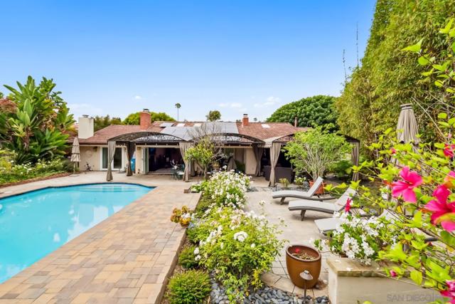 5979 Via Zurita, La Jolla CA: https://media.crmls.org/mediaz/4f6aac57-e783-41fc-9b66-3847a013f4d5.jpg