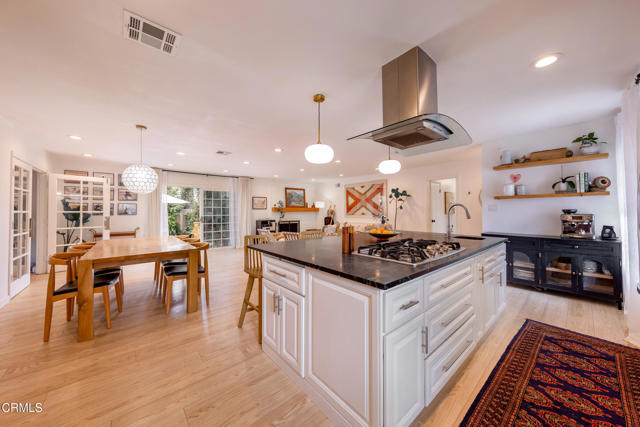 1009 Grandview Avenue, Ojai CA: https://media.crmls.org/mediaz/4f6ba307-43bb-49fc-872b-b4e5eda9942d.jpg