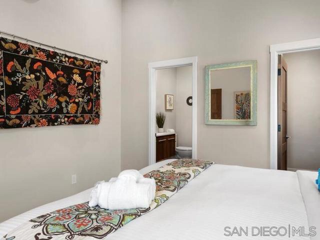 3700 Third Ave, San Diego CA: https://media.crmls.org/mediaz/4f6beb12-6773-40f2-a24d-c4297d09a974.jpg