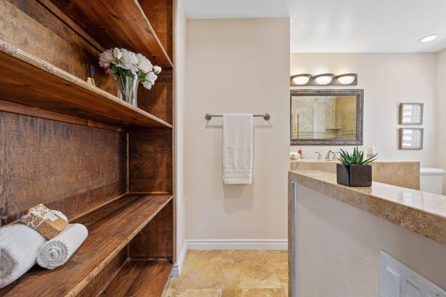 39165 Regency Way, Palm Desert CA: https://media.crmls.org/mediaz/4f6c4701-4616-47d2-ac60-fec213f38a79.jpg