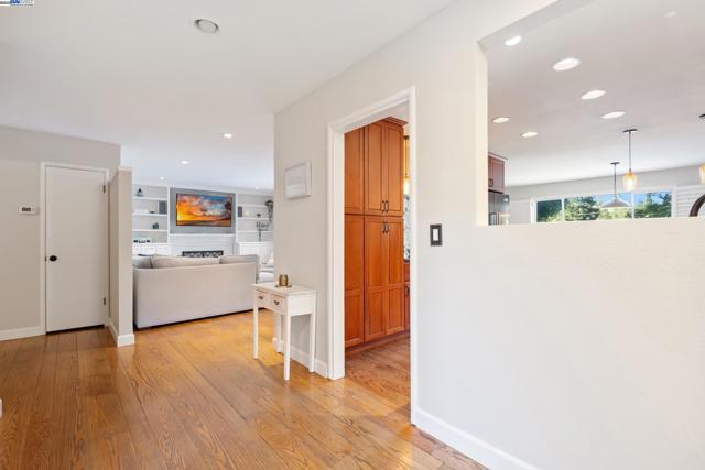 166 Ramona Rd, Danville CA: https://media.crmls.org/mediaz/4f6c9f28-b556-42fd-827a-c769f9122d3d.jpg