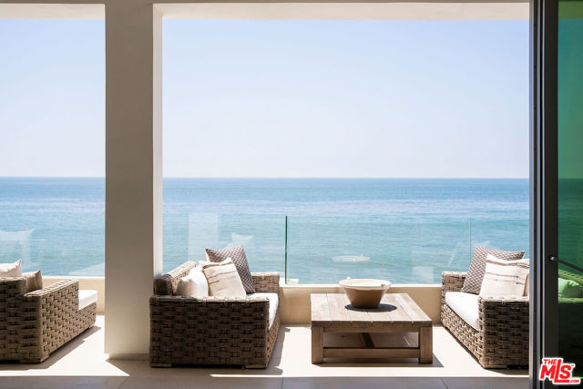 26520 Latigo Shore Drive, Malibu CA: https://media.crmls.org/mediaz/4f6cf161-db5e-4ee5-b942-6bd996ef7571.jpg