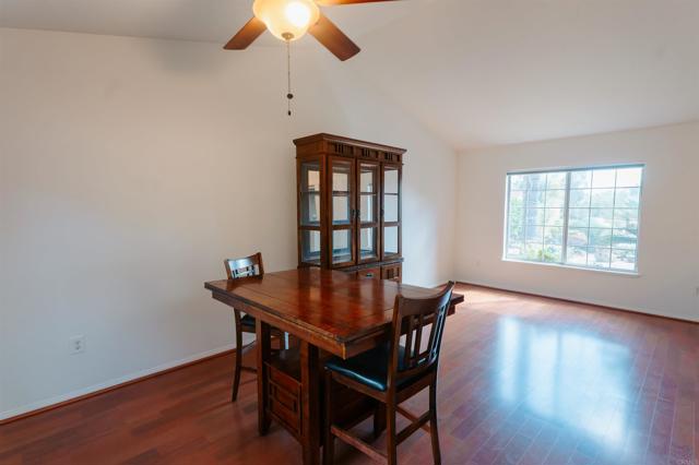 Detail Gallery Image 3 of 27 For 1715 Las Palmas Ln, Escondido,  CA 92026 - 3 Beds | 2/1 Baths