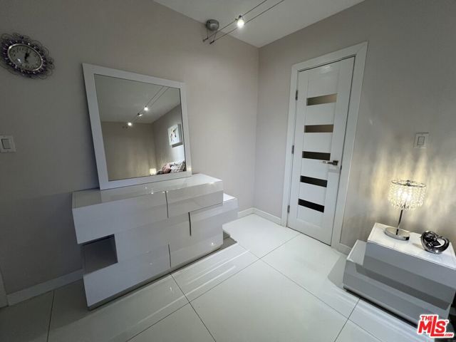 201 Ocean Avenue, Santa Monica CA: https://media.crmls.org/mediaz/4f6dd21c-ce0c-4f55-b576-7d5de4fb5751.jpg