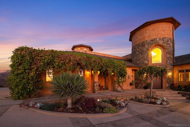 12144 Proctor Valley Road, Chula Vista CA: https://media.crmls.org/mediaz/4f6e9e8b-c446-4cc0-b771-607facb45cbd.jpg