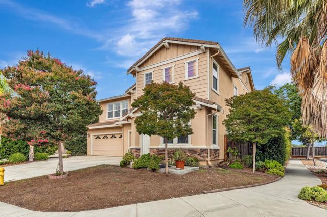 9632 Cherrywood Court, Gilroy CA: https://media.crmls.org/mediaz/4f6ec347-2ee9-46e0-a7c4-39eea73794a1.jpg