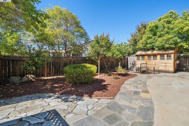 457 Coleen St, Livermore CA: https://media.crmls.org/mediaz/4f6f1f59-4fe6-4854-bfb6-dbcdbb35fe50.jpg