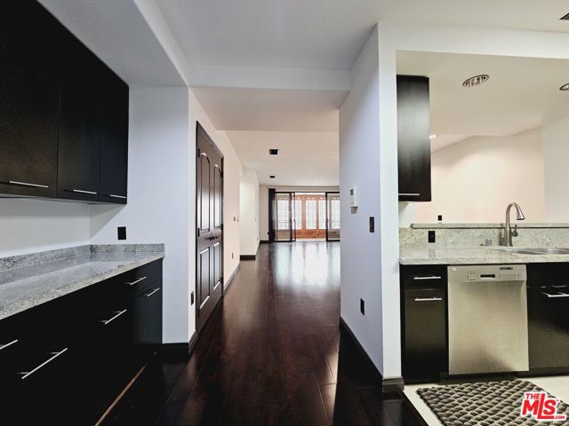 Image 3 for 520 S Kingsley Dr #407, Los Angeles, CA 90020