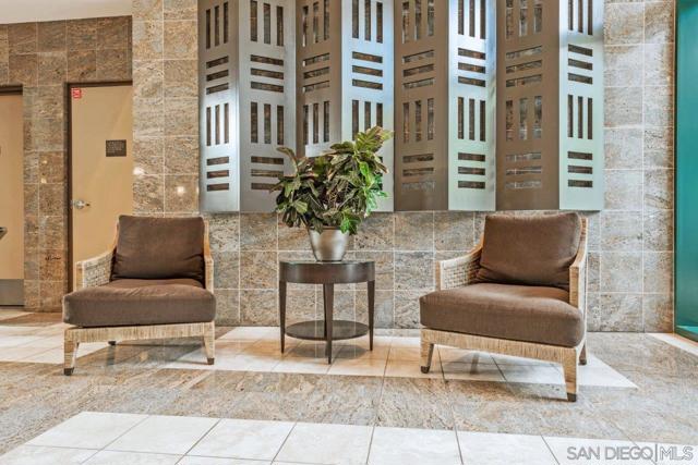 555 Front Street, San Diego CA: https://media.crmls.org/mediaz/4f705abe-9fa7-4b5b-9d50-33a5b01f7d48.jpg
