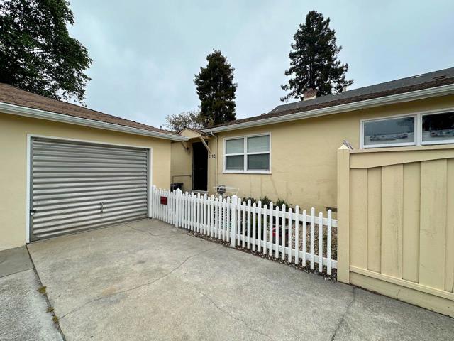 1138 Laurel Street, Santa Cruz CA: https://media.crmls.org/mediaz/4f706801-75be-4745-be5f-90f49fad989c.jpg