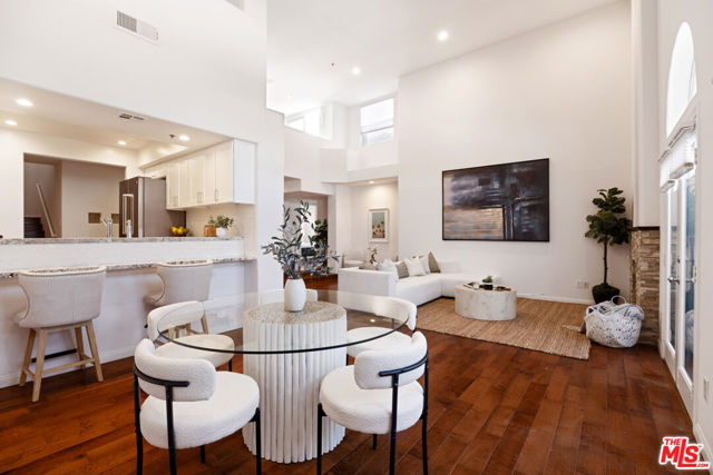 12011 Goshen Avenue, Los Angeles, CA 90049