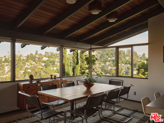 2052 Mayview Drive, Los Angeles CA: https://media.crmls.org/mediaz/4f7087dd-d065-44b2-9eb1-b5c5bae575ae.jpg