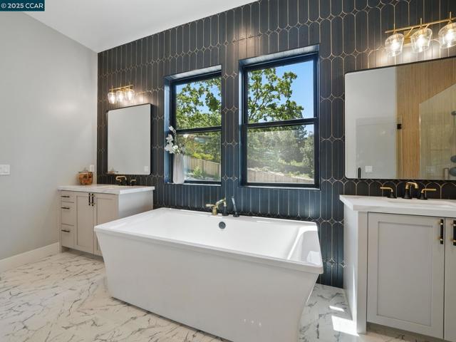 180 Castle Hill Ranch, Walnut Creek CA: https://media.crmls.org/mediaz/4f70bd67-f902-47b1-a0bf-ae234edf26d1.jpg