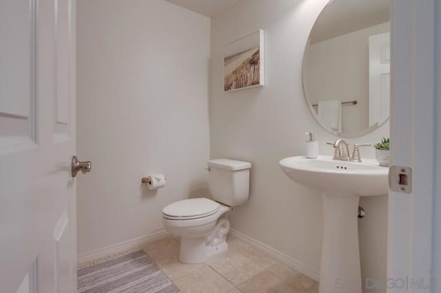 6938 Feldspar Place, Carlsbad CA: https://media.crmls.org/mediaz/4f7137bb-6d4e-4e4d-bf1d-59ef8a3a4514.jpg