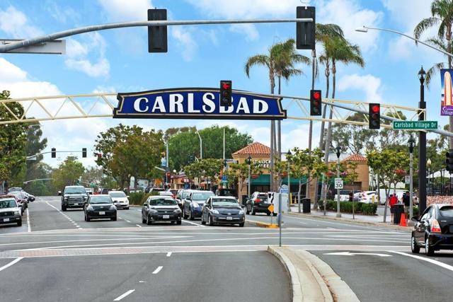 317 Pine Ave, Carlsbad CA: https://media.crmls.org/mediaz/4f71c6da-7349-432f-b693-744a70ea1f1b.jpg