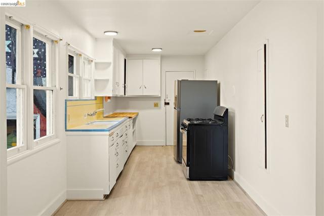 1718 Bancroft Way, Berkeley CA: https://media.crmls.org/mediaz/4f71dffe-a52a-4cd5-aafb-9ae8dcfd5147.jpg