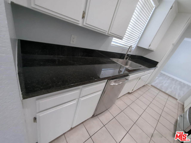 1844 Thayer Avenue, Los Angeles CA: https://media.crmls.org/mediaz/4f71f395-5729-4297-8afa-dbb885f09d9d.jpg