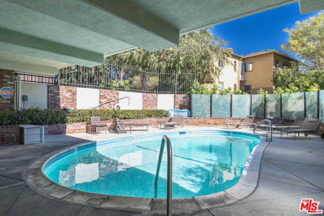 2260 North Cahuenga Boulevard, 306 photo 17